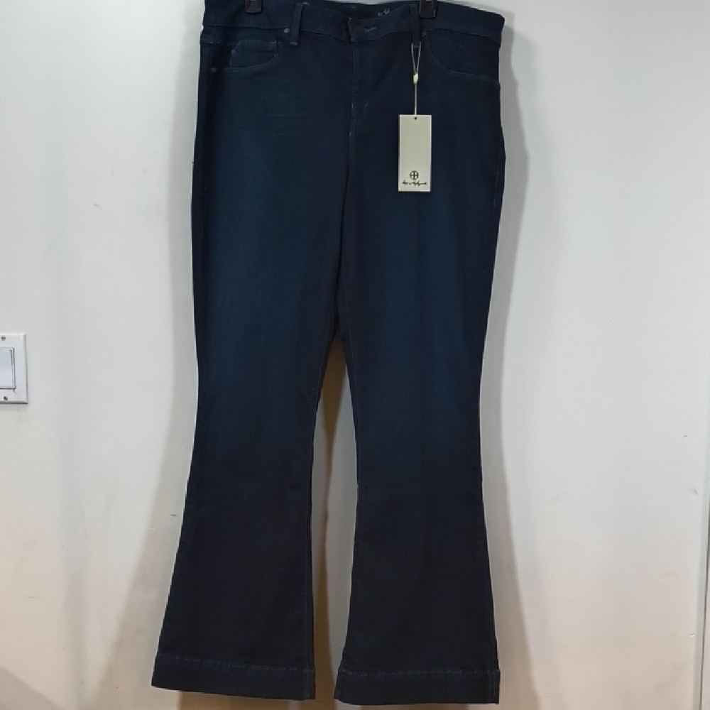 Hot In Hollywood Women's  High Heel Bell, NWT , Size 2X